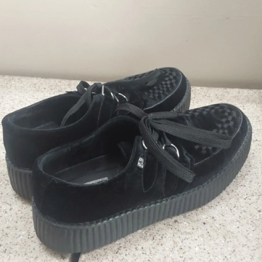 T.U.K Black Platform Shoes - Picture 2 of 7